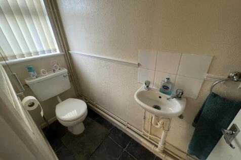 Cloakroom/wc
