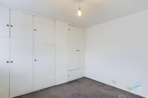 Bedroom 1 Pic 2