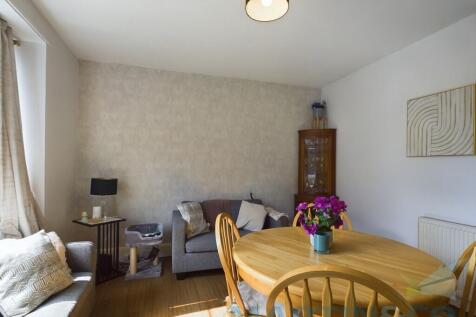 Living room pic 2