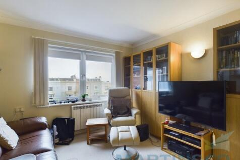 Living Room Pic 1