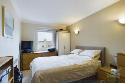 Bedroom Pic 1