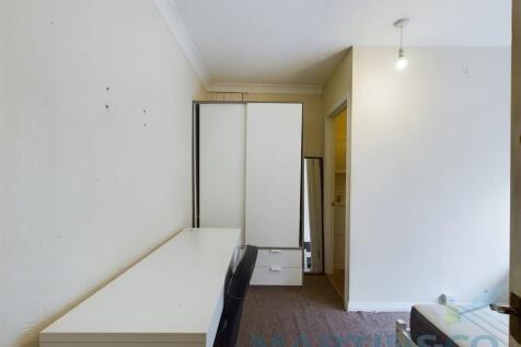 bedroom 3 wardrob...