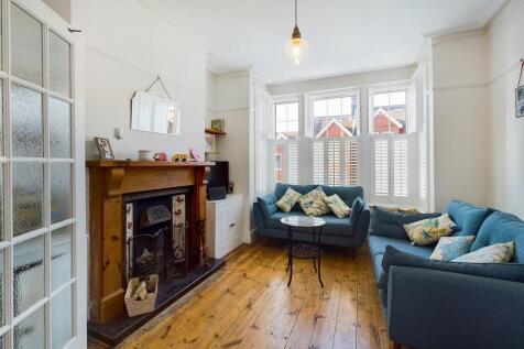 Living room pic 2