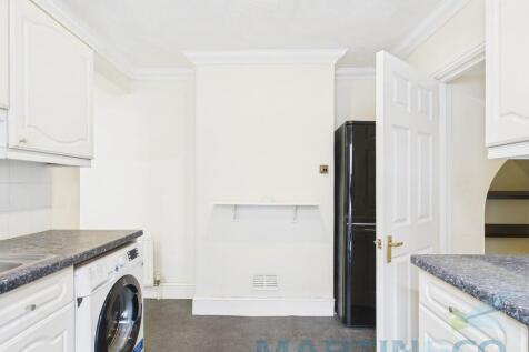 Kitchen pic 2