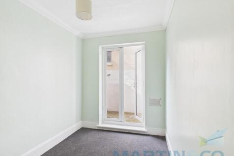 Bedroom 2 pic 2