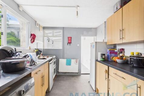 Kitchen Pic 1