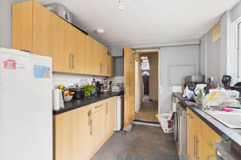 Kitchen Pic 2