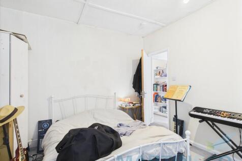 Bedroom 3 Pic 2