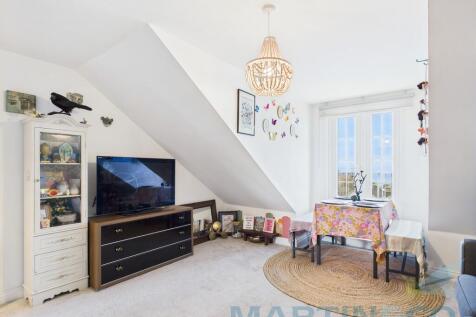 Living Room pic 2