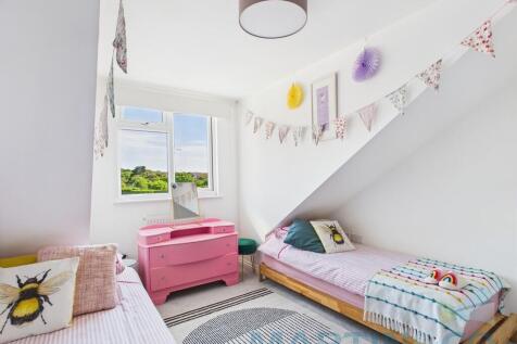 Bedroom 2 pic 1