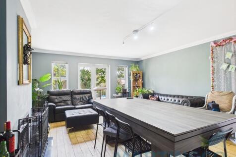 Living Room Pic 1