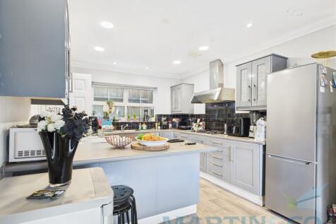Kitchen Pic 2