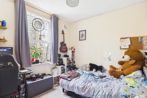 Bedroom 2 Pic 1