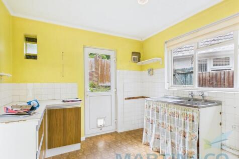 Kitchen Pic 1