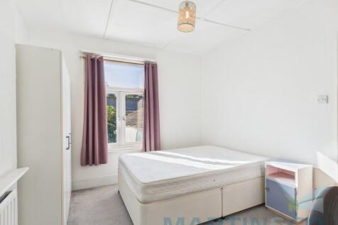 Bedroom 3 Pic 3
