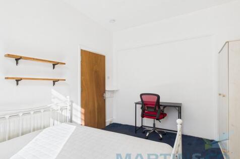 Bedroom 1 Pic 2