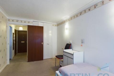Bedroom pic 2