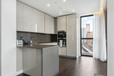 RECEPTION ROOM / KITCHEN