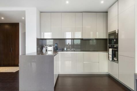 RECEPTION ROOM / KITCHEN
