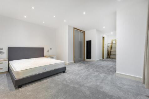 Bedroom (3).jpg