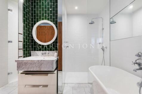 En Suite Bathrom