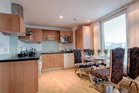 112-Kitchen.jpg