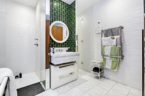 Bathroom (3).jpg