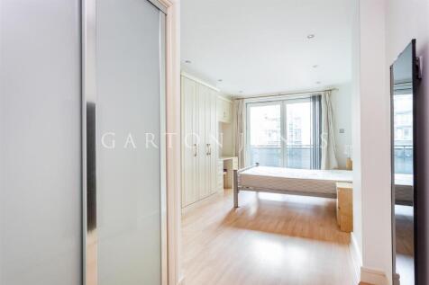 bedroom.JPG