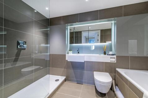 Bathroom 2.jpg