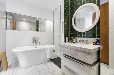 Bathroom (1).jpg