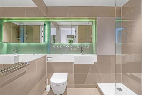 Bathroom (2).jpg