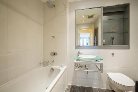Bathroom 2.jpg