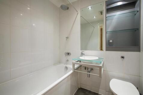 Bathroom 1.jpg