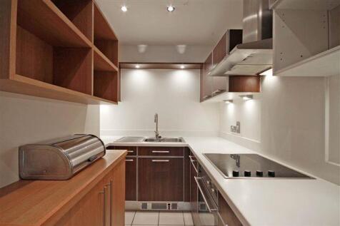 37 - Kitchen.JPG