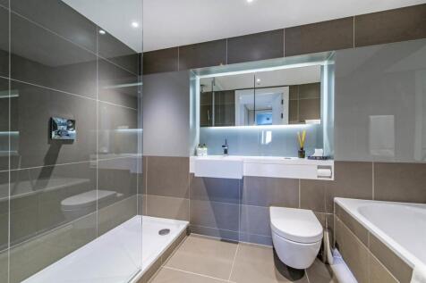 Bathroom 2.jpg