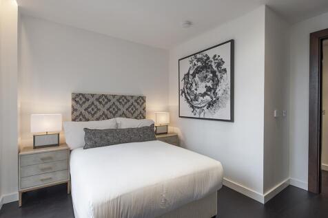 Thornes House - Bed 2.jpg