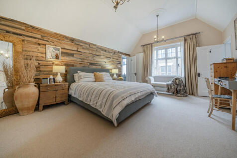 1359970-11-68d6aa...