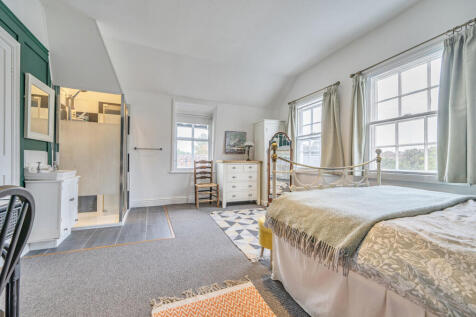 1359970-12-68d6aa...