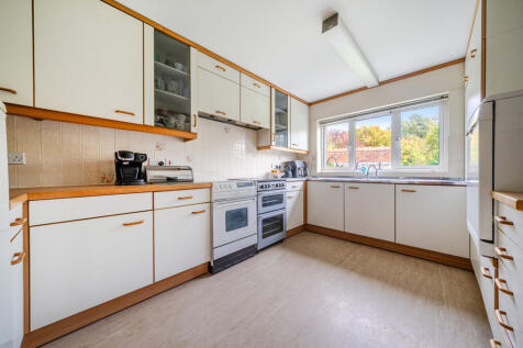 1370701-12-68f605...