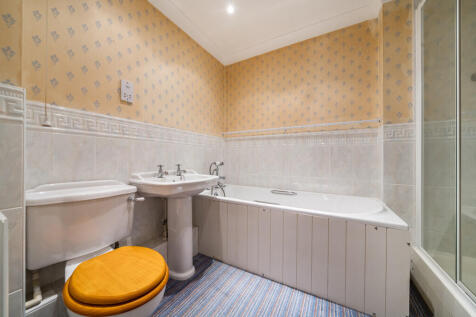 1369726-19-691208...