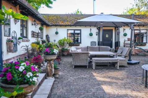 Courtyard Colour