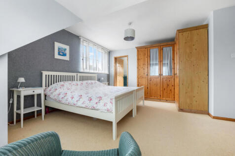 Doubl Bedroom