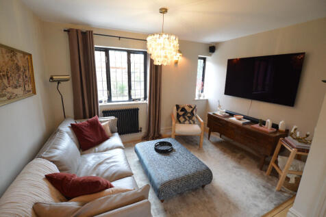 Formal Lounge
