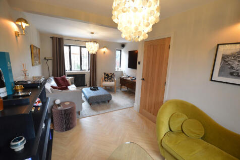 Formal Lounge