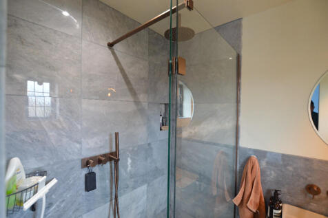 Re-Fitted Ensuite