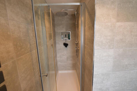 Re-Fitted En-Suite