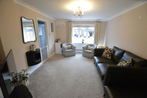 Lounge to Front