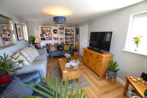 Bay Fronted Lounge