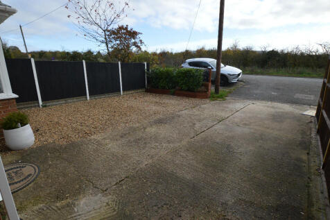 Driveway to Front