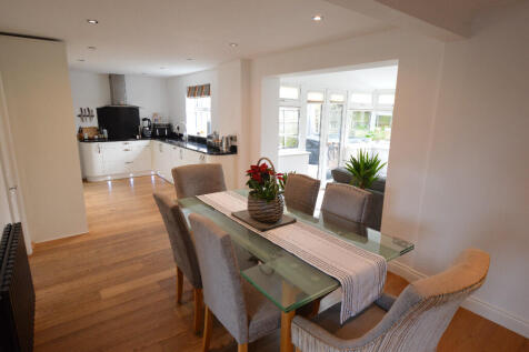 Extended Dining
